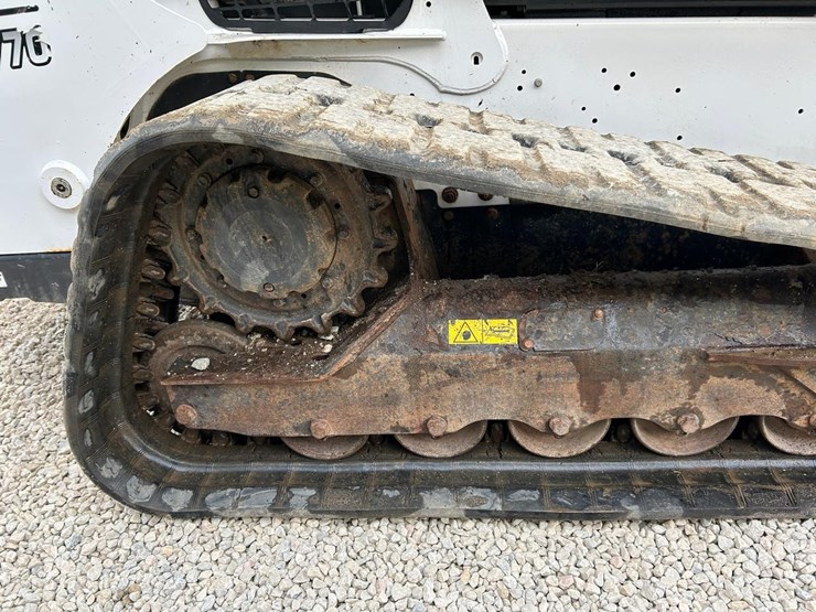 2022-bobcat-t770-image-13