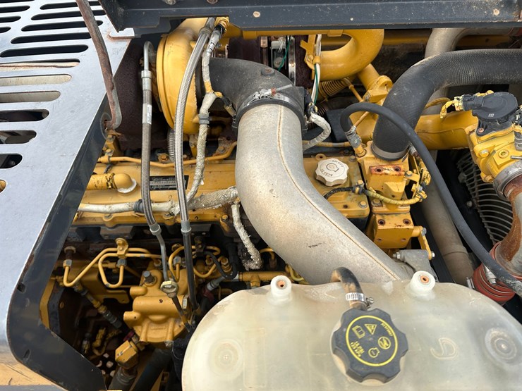 2013-deere-350g-lc-image-31