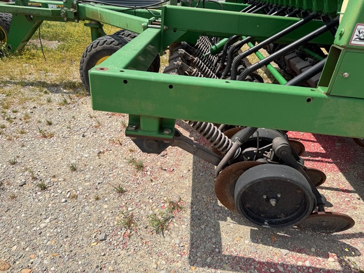 john-deere-1590-image-36