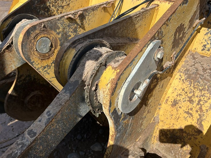 2012-deere-844k-image-14