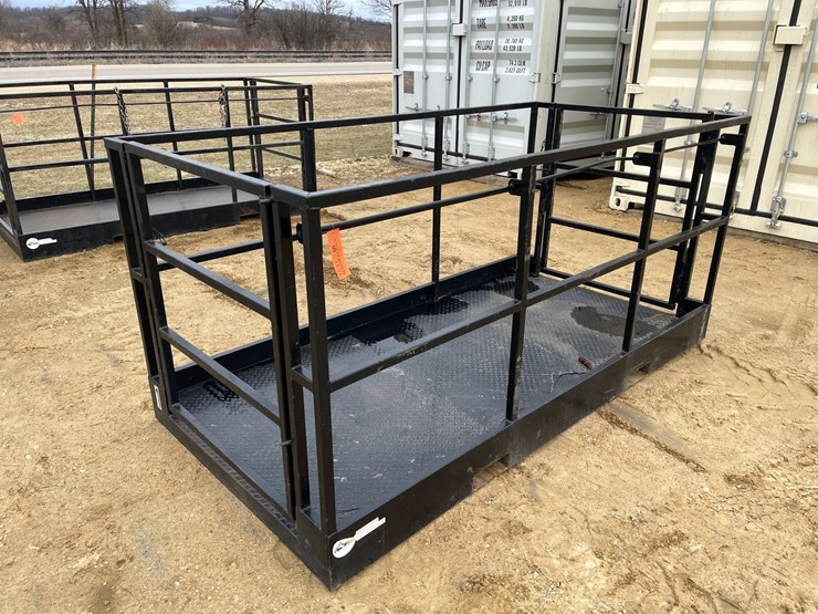 #7531-•-8'-work-platform-with-fork-pockets-image-3