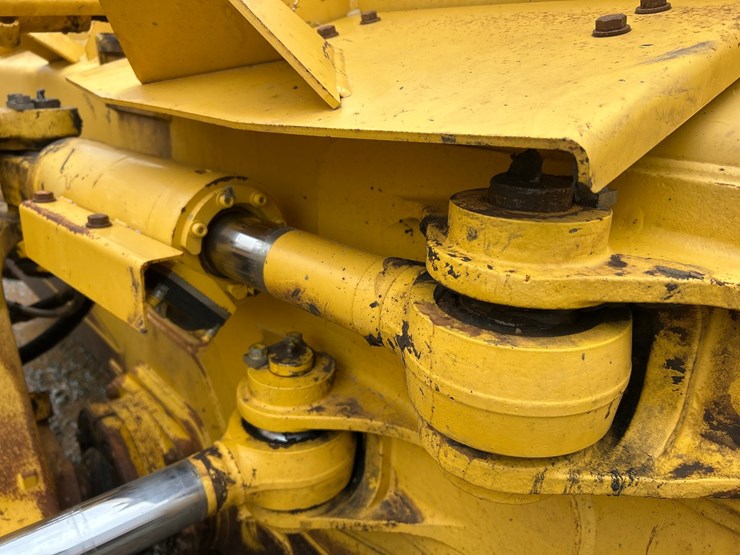 komatsu-d61pxi-23-image-14