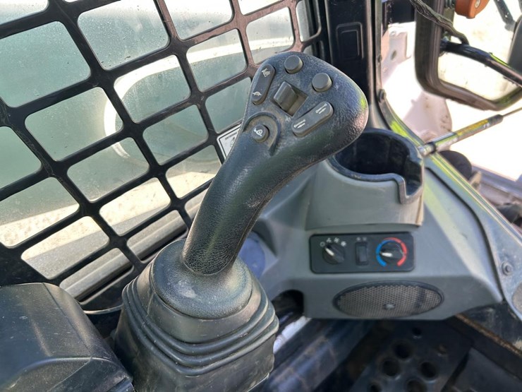 2019-bobcat-t590-image-25