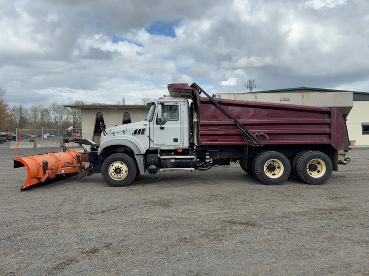 2010-mack-granite-gu713-image-2