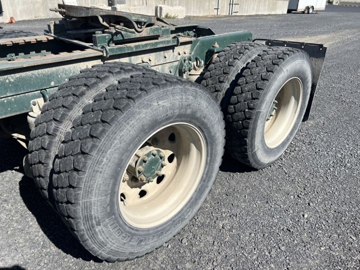 2002-kenworth-w900-image-13