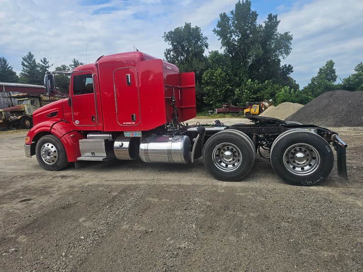 2012-peterbilt-384-image-20