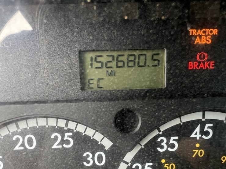 2007-sterling-l9500-image-44