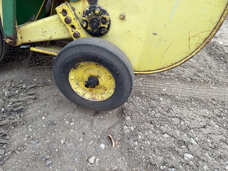 john-deere-24t-image-9