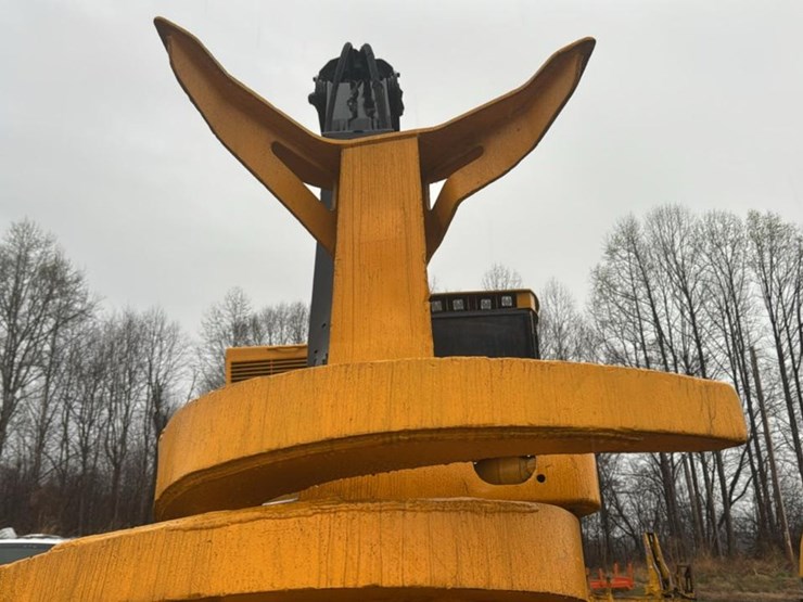 2010-tigercat-lx822c-image-13