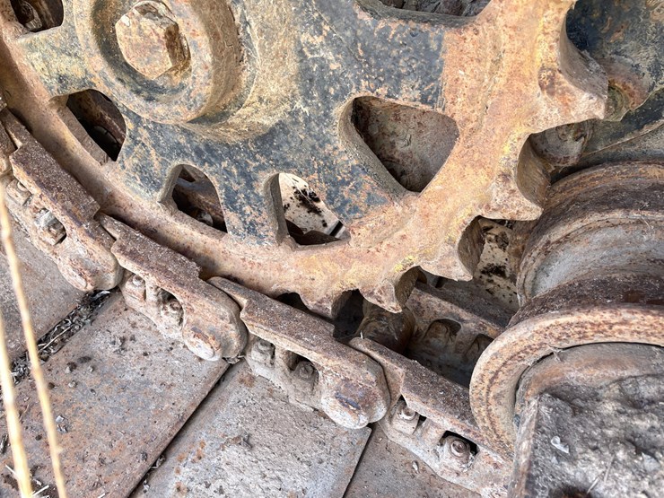 caterpillar-225-image-30