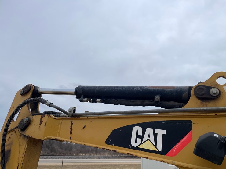 2014-caterpillar-303.5-image-24