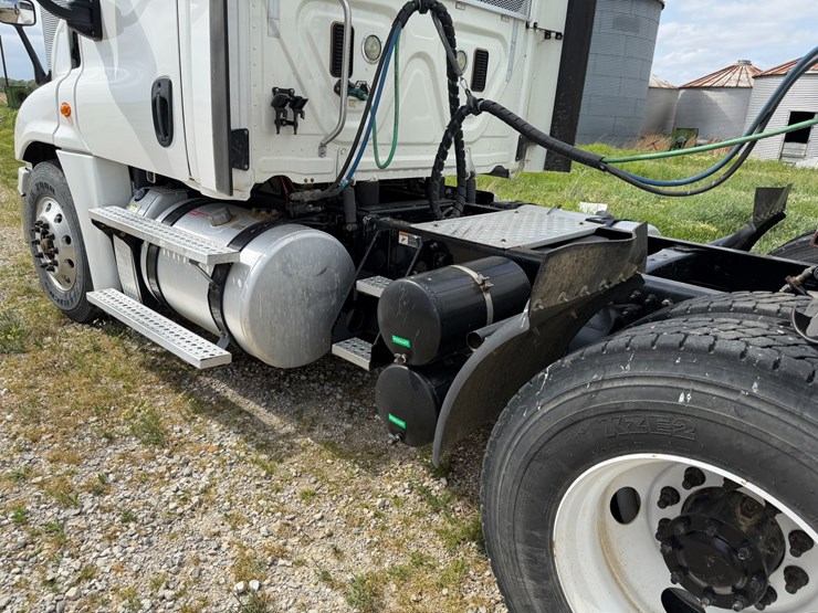 #45283-•-2016-freightliner-cascadia-daycab-truck-tractor-vin:-3akjgedv9gsgy4090-image-23