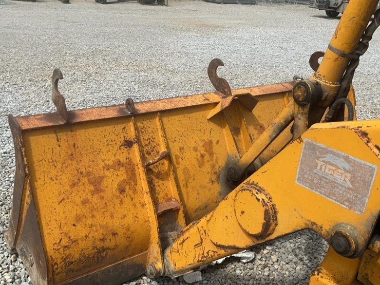 john-deere-310d-image-37