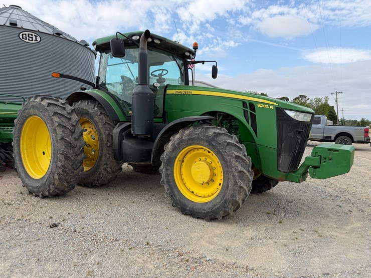 2012-john-deere-8285r-image-2
