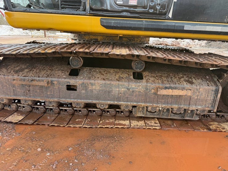 caterpillar-330d-image-117