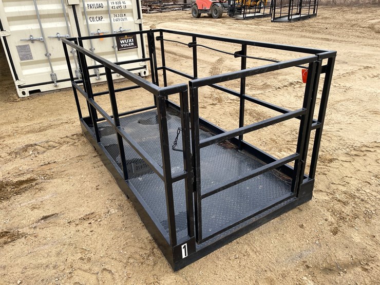 #7531-•-8'-work-platform-with-fork-pockets-image-4