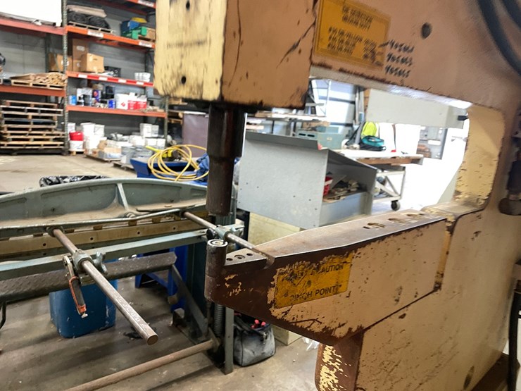 #2509-•-norlok-clincher-machine-(columbia-heights,-mn)-image-18