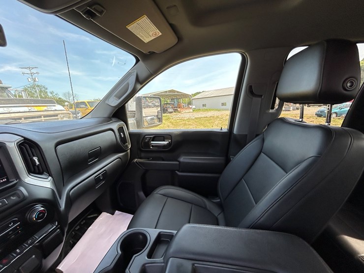 2021-chevrolet-2500-image-10