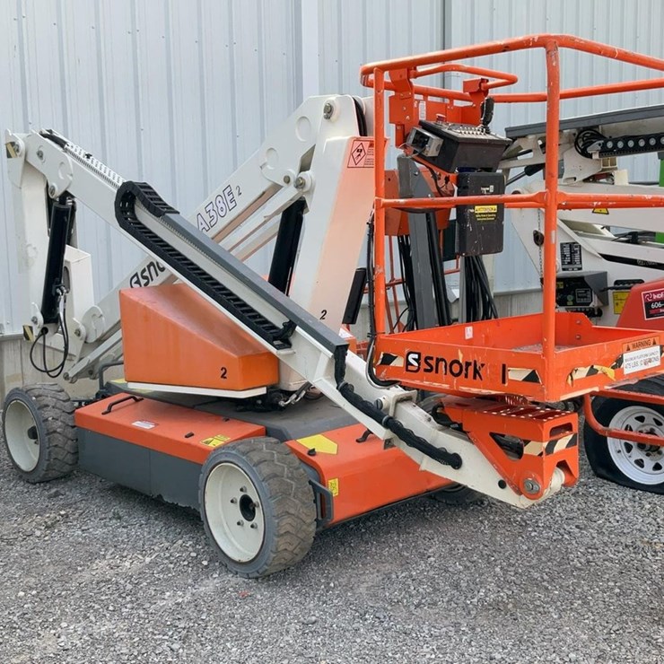 #311 • Snorkel 38' Articulating Lift