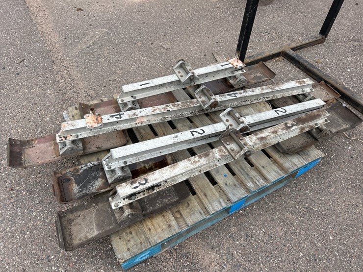 caterpillar-ap-1055b-image-51