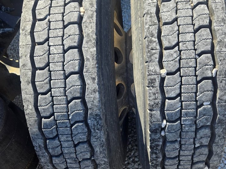 2016-peterbilt-579-image-82