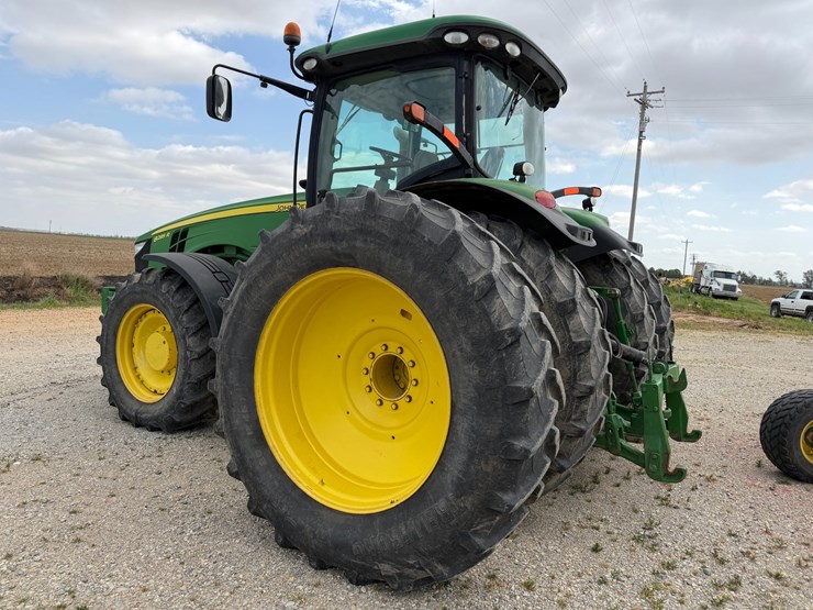 2012-john-deere-8285r-image-4