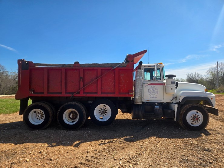 1994-mack-rd690s-image-20