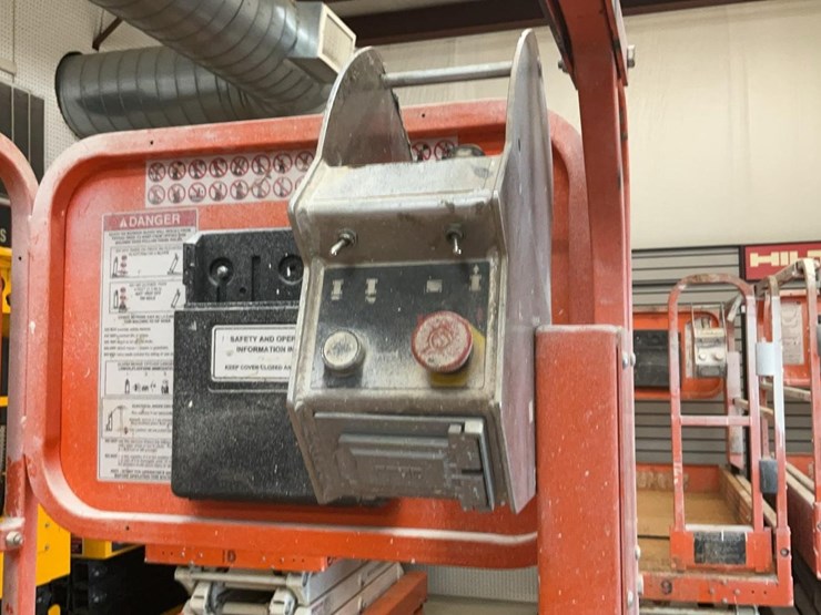 #426-•-2020-snorkel-19'-scissor-lift-image-14