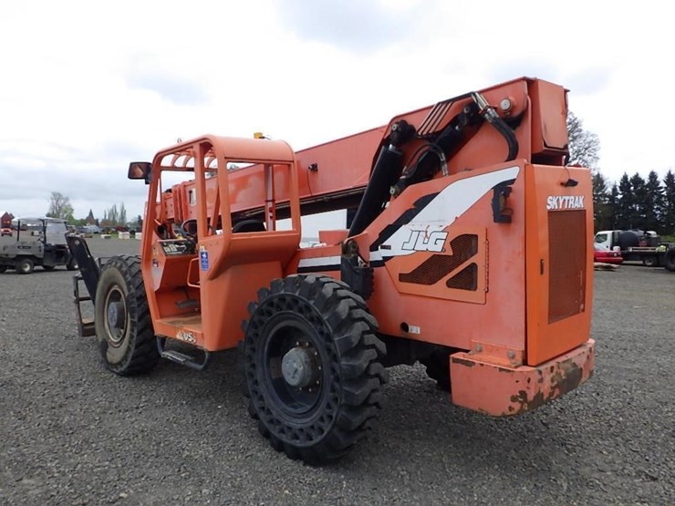 2011-jlg-10054-telescopic-reach-lift-image-7