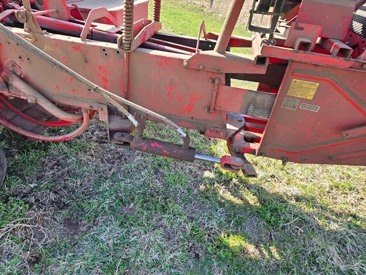 new-holland-315-image-34