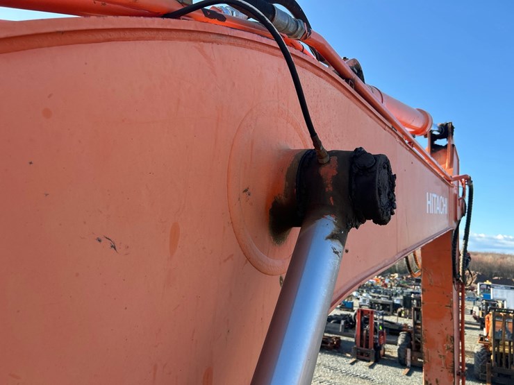 2021-hitachi-zx225-image-34