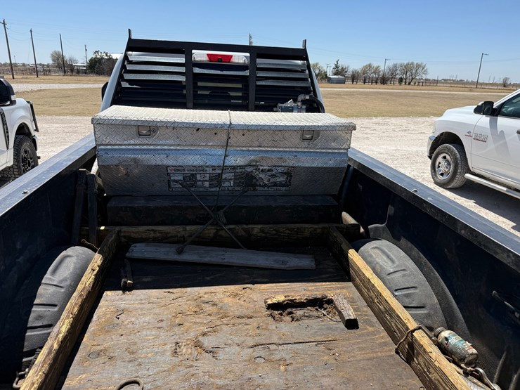 2023-ford-f250-image-8