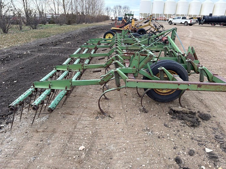 john-deere-1100-image-2