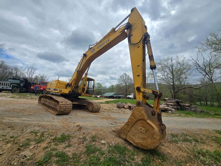 deere-892e-lc-image-23