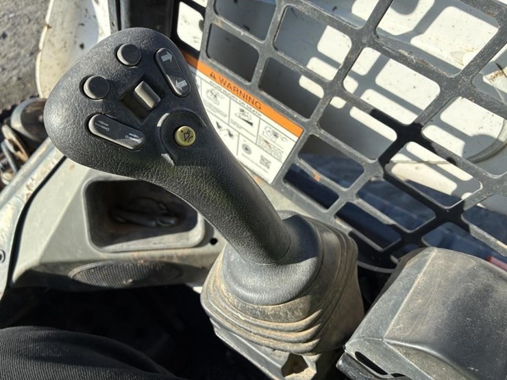 2018-bobcat-t740-image-17