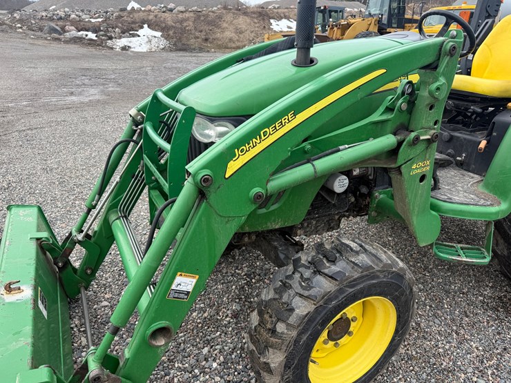 john-deere-4120-image-10