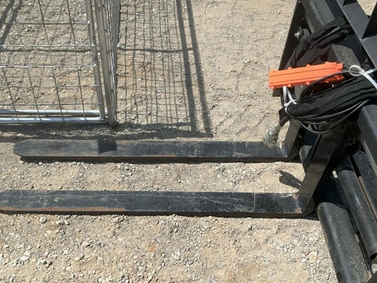 #179-•-hydraulic-forks-image-9