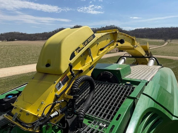 2019-john-deere-9700i-image-31