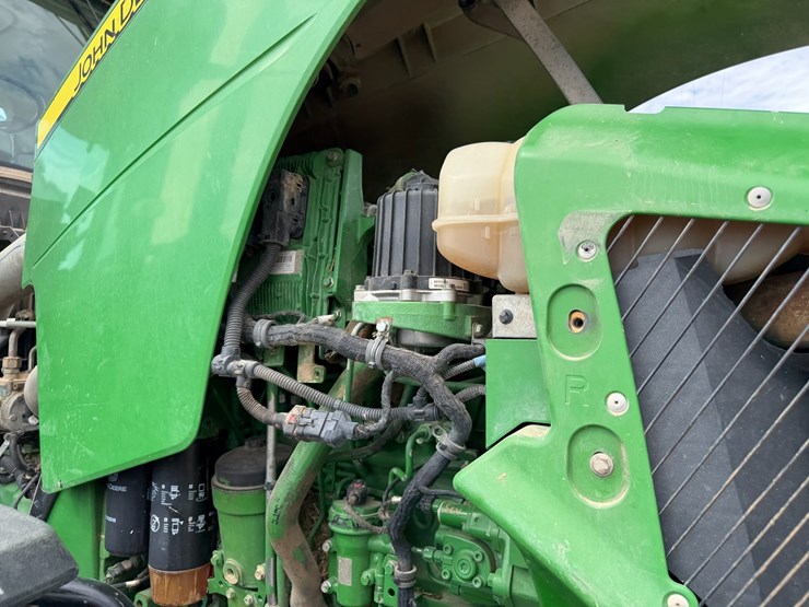 2012-john-deere-8285r-image-53