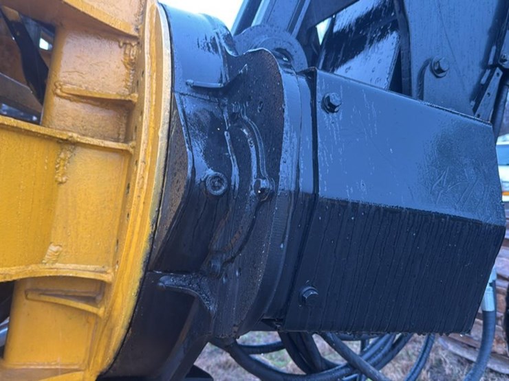 2010-tigercat-lx822c-image-23