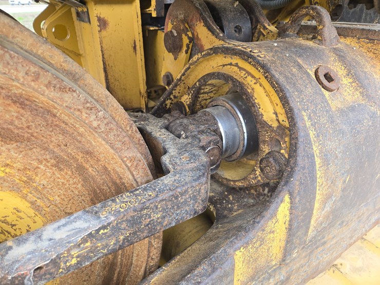 2001-caterpillar-963c-image-47