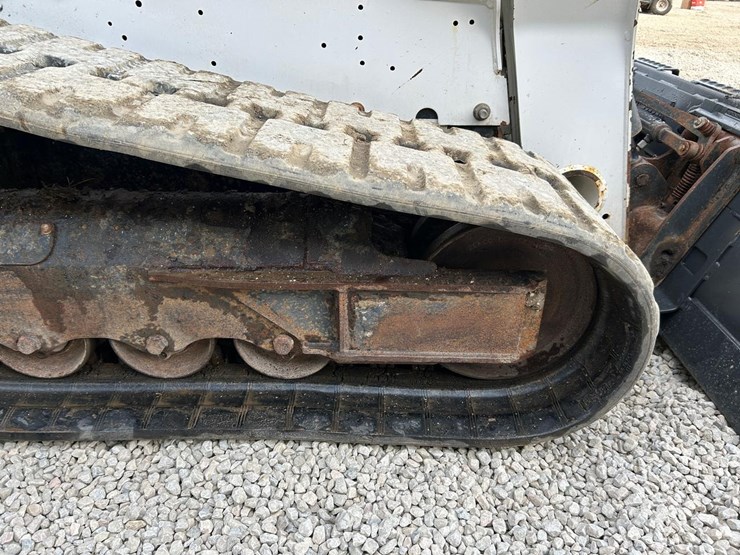 2022-bobcat-t770-image-14