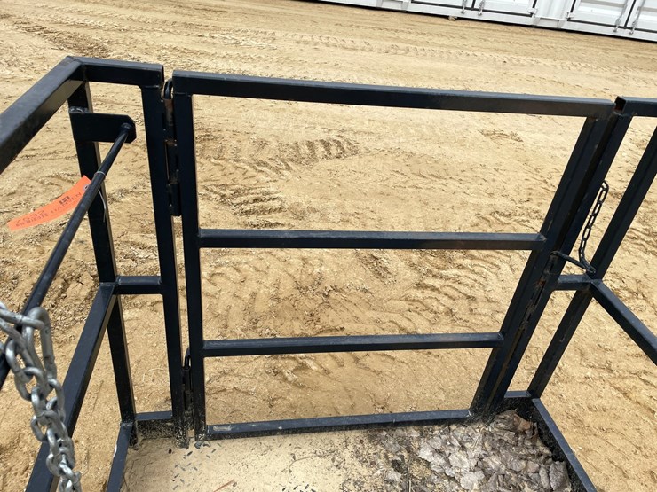 #7532-•-8'-work-platform-with-fork-pockets-image-17