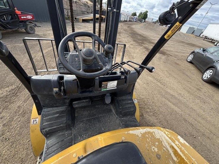 2015-yale-gdp80-forklift-image-20