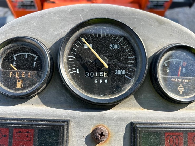 kubota-r420s-image-17