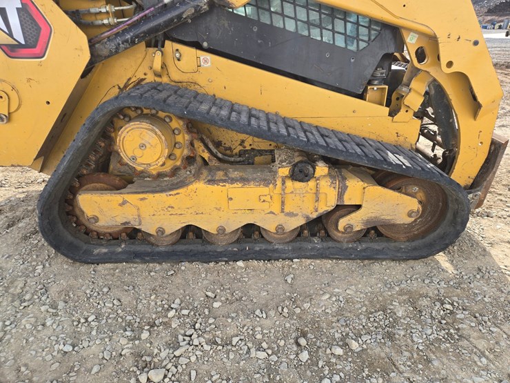 2019-caterpillar-259d3-image-44