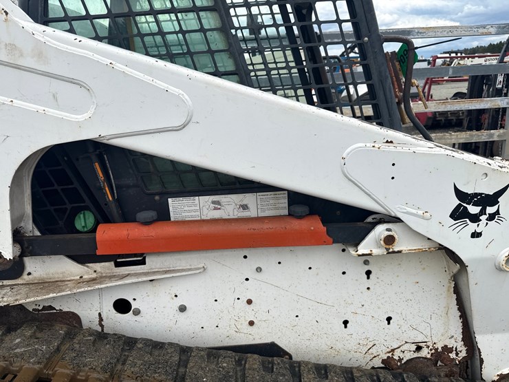 bobcat-t300-image-16