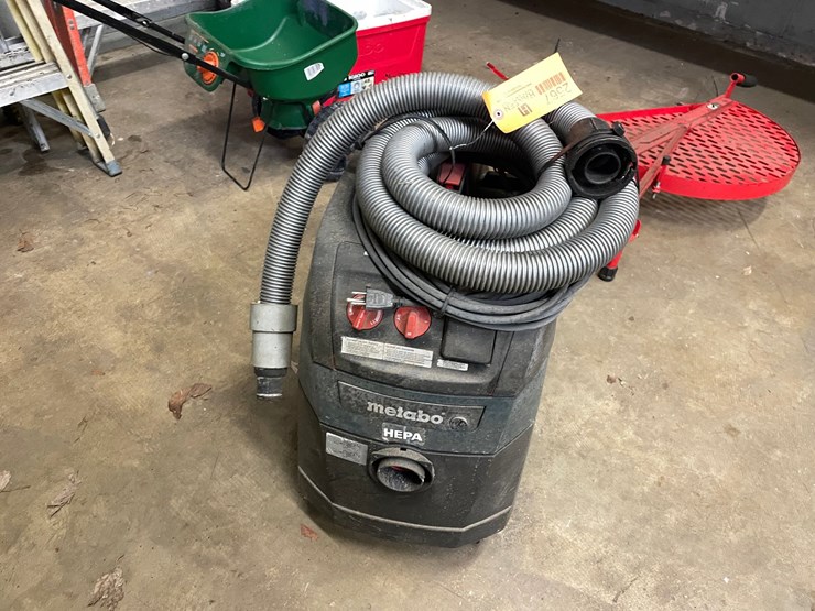 #2567-•-used-concrete-hepa-vac-(columbia-heights,-mn)-image-1