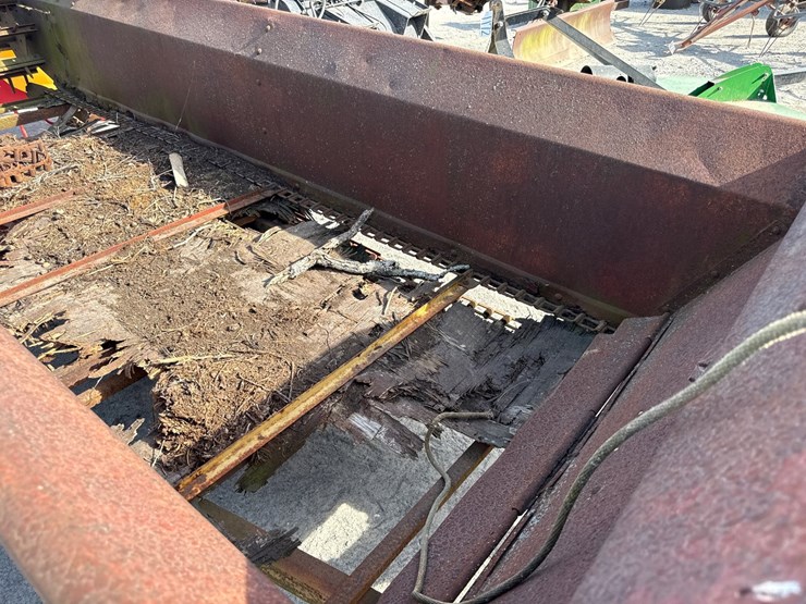 new-holland-331-image-2