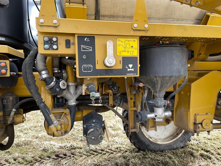 #5514-•-agco-rogator-u1264c-ag-chem-sprayer-image-9